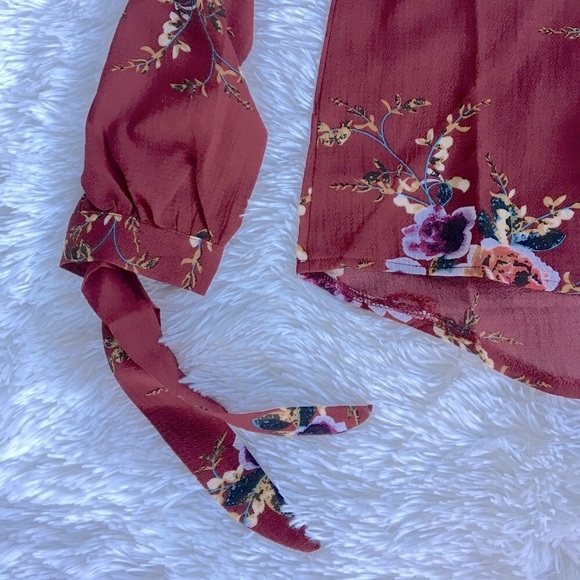 LAST ONE! Floral blouse - Picture 5 of 6